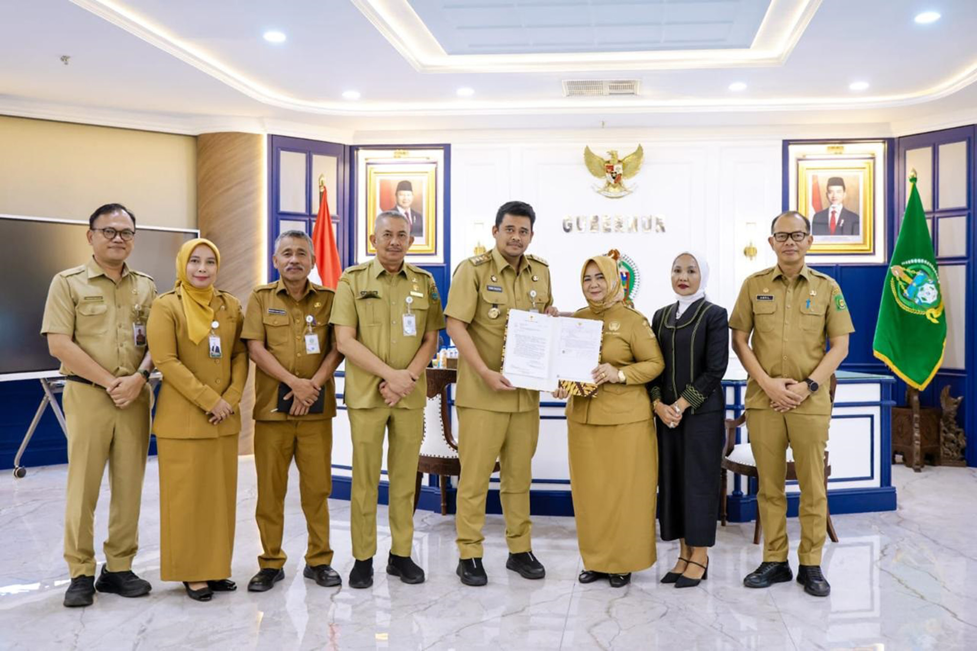 Gubernur Bobby serahkan SK Plt Bupati Langkat ke Tiorita – DuaEmpat.Net