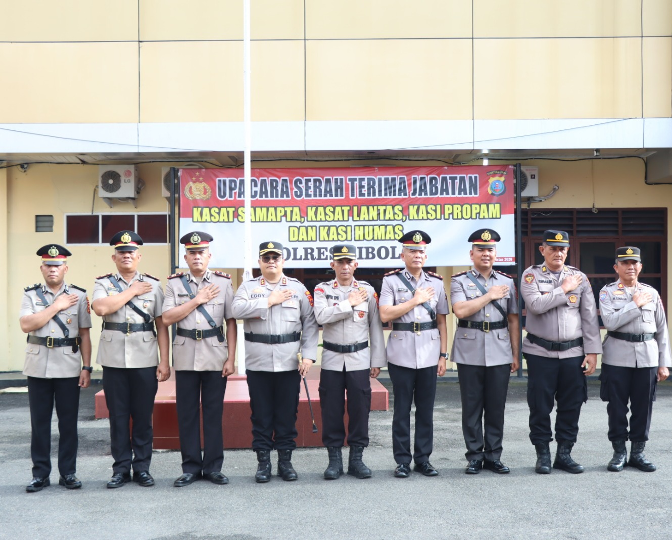 Polres DuaEmpat Gelar Sertijab Kasat Samapta, Kasat Lantas, Kasi Humas, dan Kasi Propam – DuaEmpat.Net