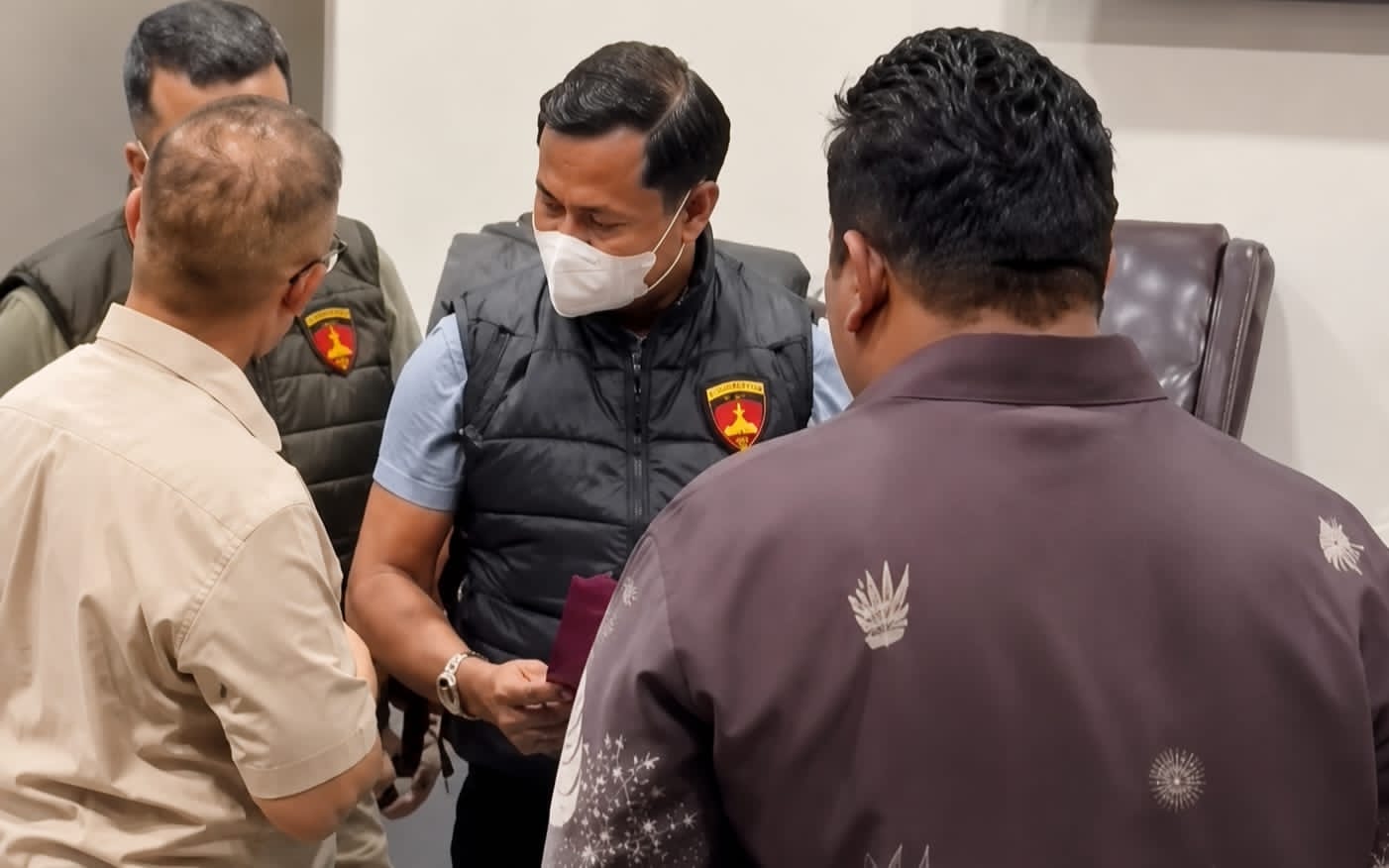 Kubu Mantan Jampidsus Febrie Adriansyah Buka Suara Usai Rumahnya Digeledah Kejagung – DuaEmpat.Net